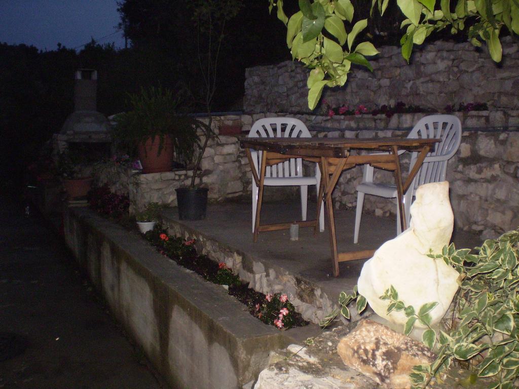 Apartments Zuvela Korcula Town Room photo