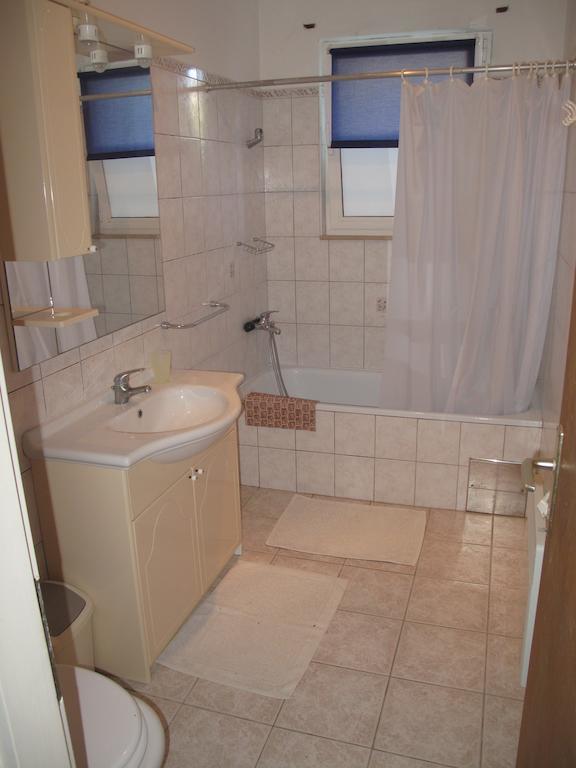 Apartments Zuvela Korcula Town Room photo